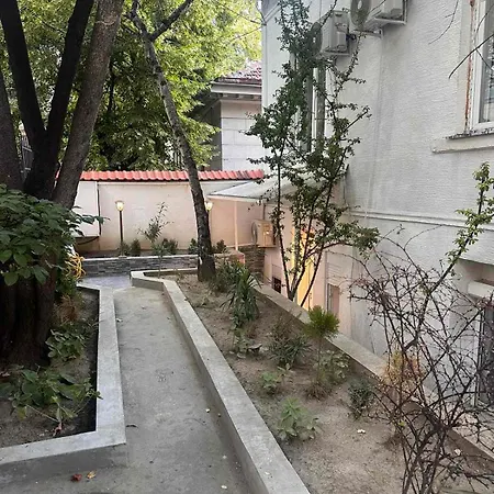 Apartment Garden In *